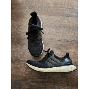 Womens 8.5 Adidas Ultra Boost knit sneakers